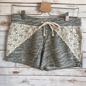 ⬇️Mossimo Black/White shorts with Crochet appliqué